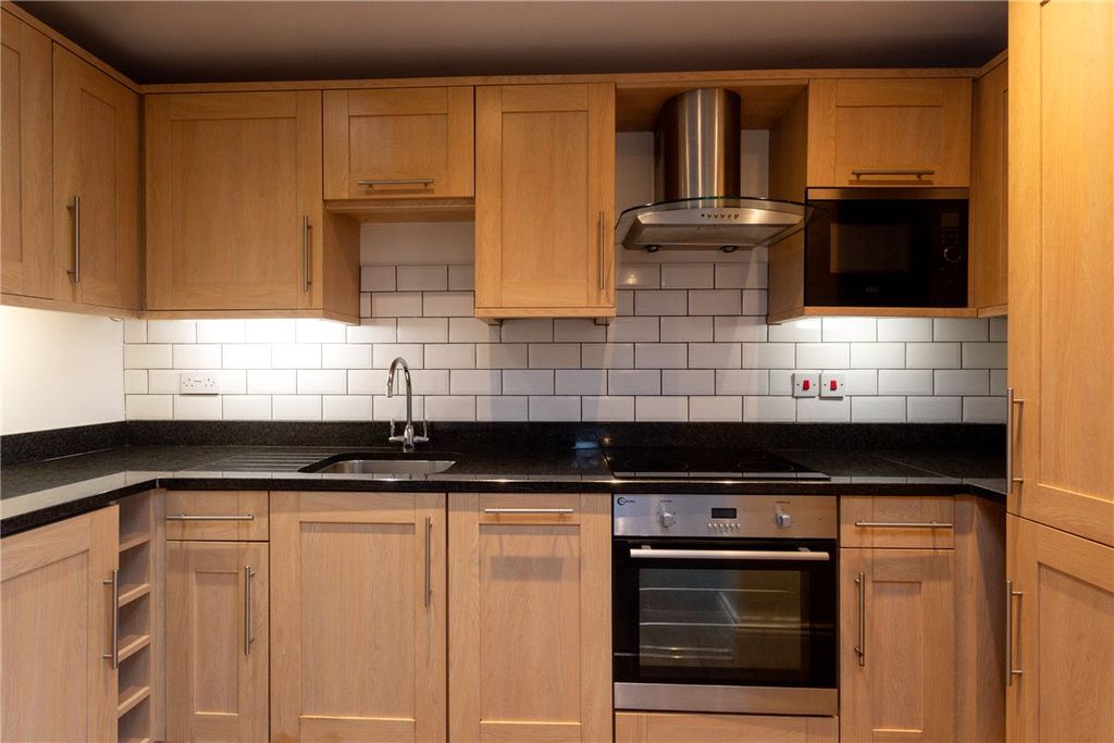 Property photo 2 of 9 Picture No. 15