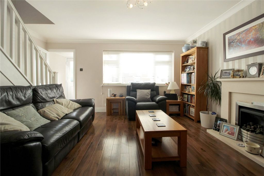 Property photo 2 of 17 Picture No. 11