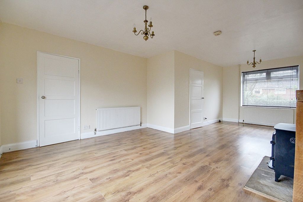 Property photo 2 of 16 Ewemove Harrogate Living Room3