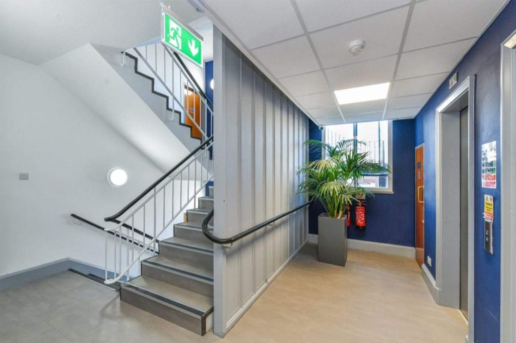 Property photo 2 of 8