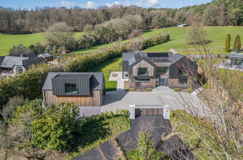 Property photo 1 of 24