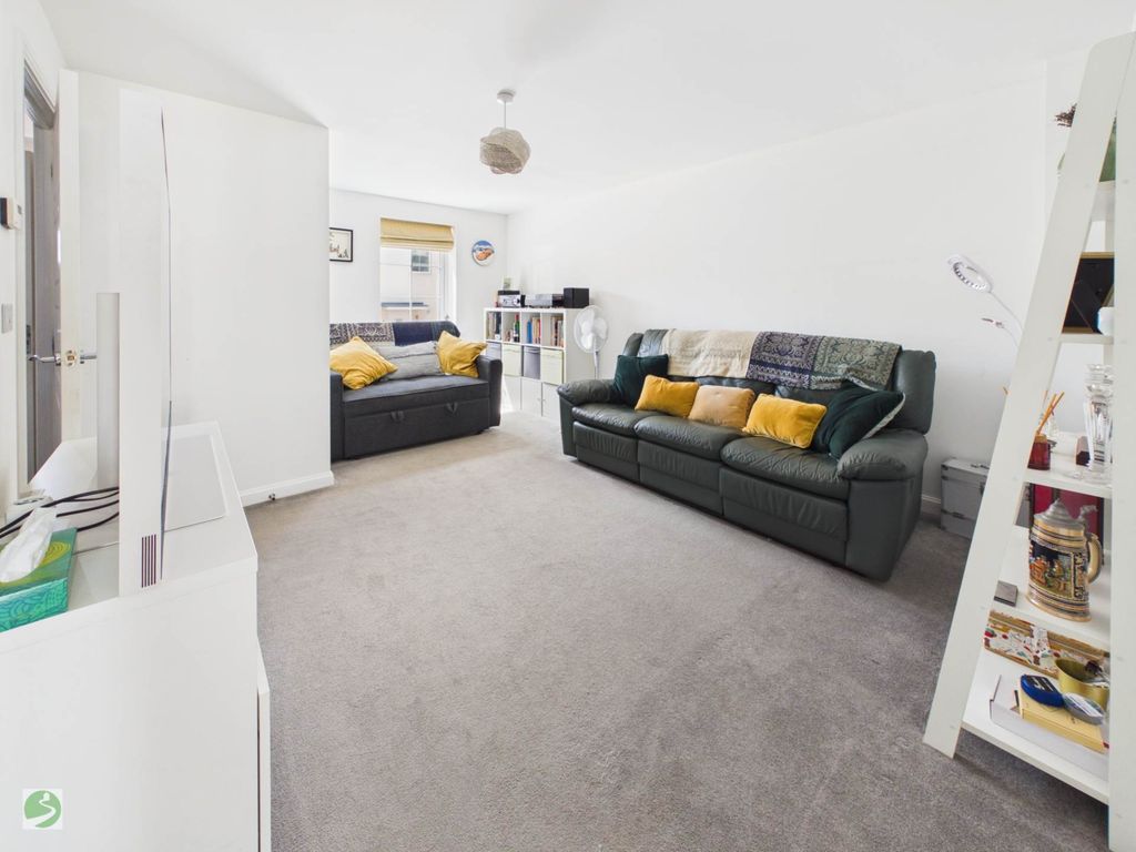 Property photo 3 of 16