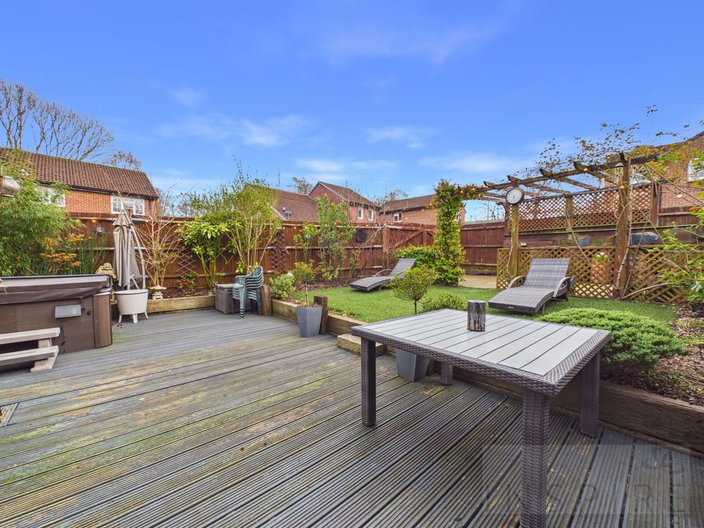 Property photo 1 of 27