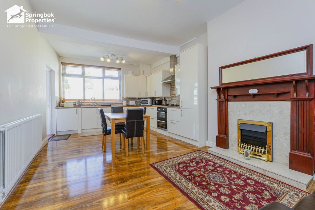 Property photo 3 of 17 Image 3