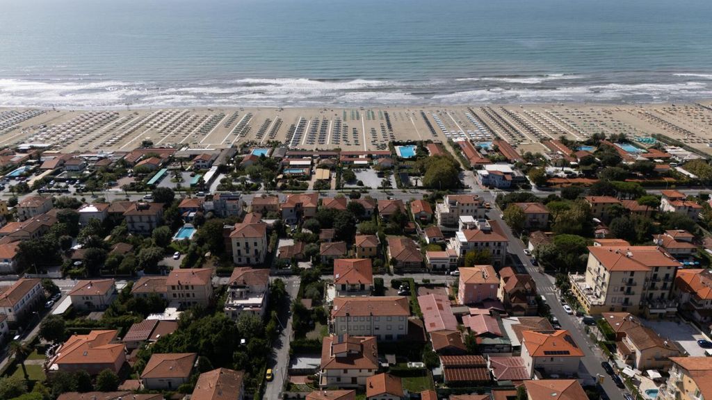 Property photo 1 of 38