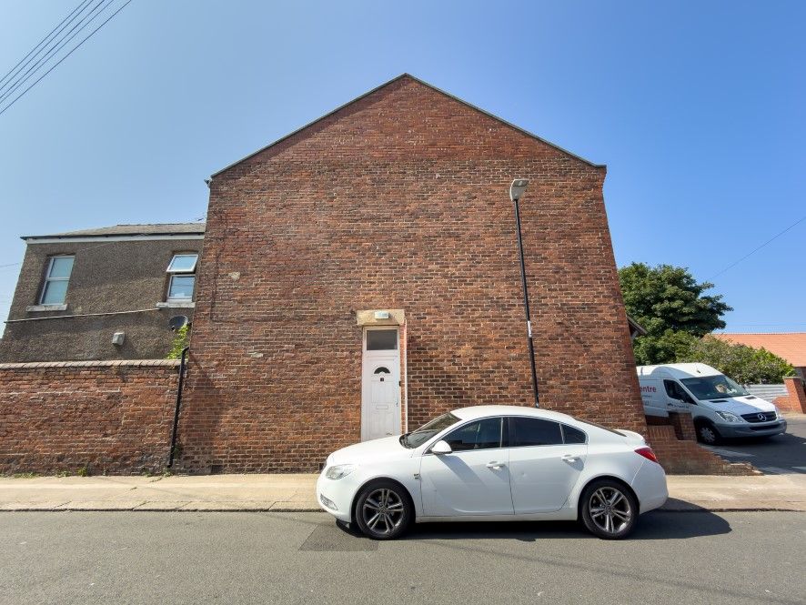 Property photo 2 of 18