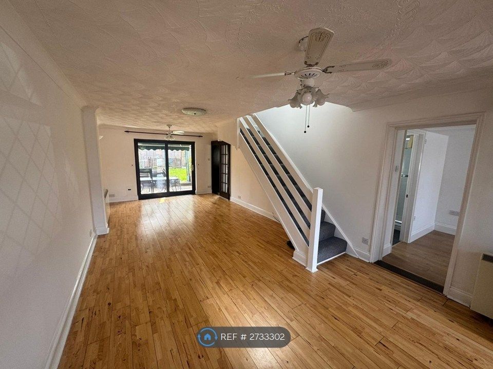 Property photo 2 of 9 Living Room