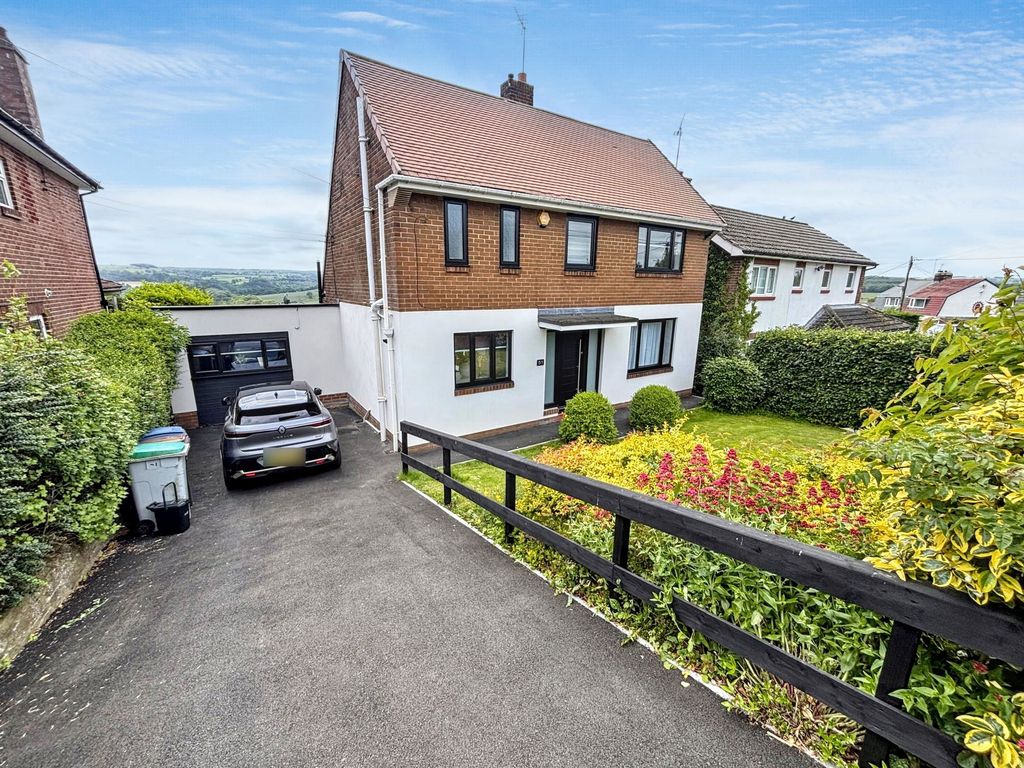 Property photo 1 of 27