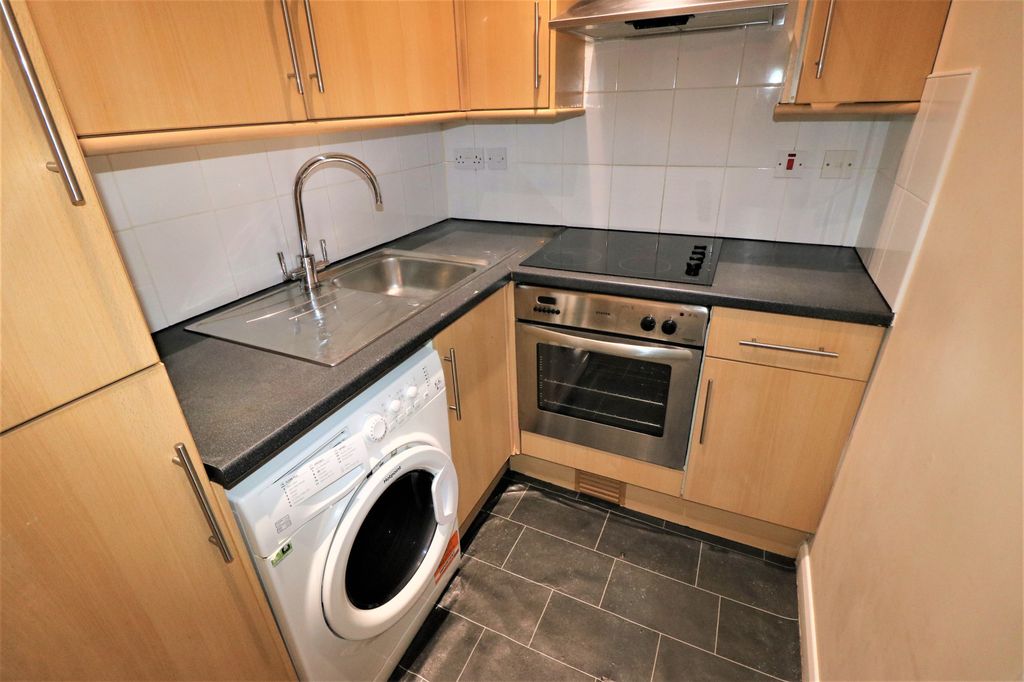 Property photo 2 of 8