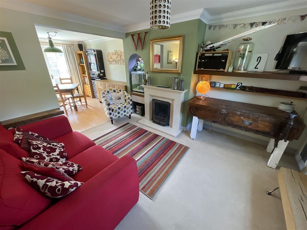 Property photo 2 of 11