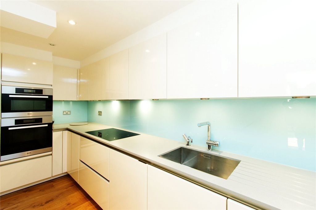 Property photo 3 of 11 Picture No. 16