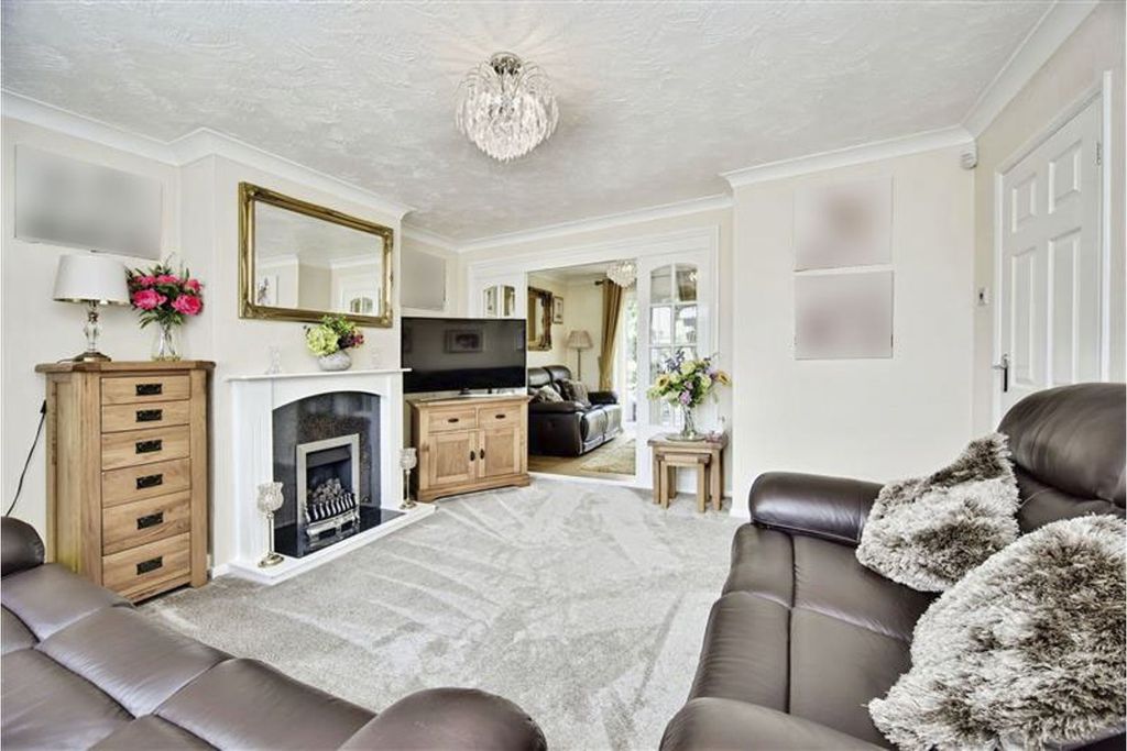 Property photo 2 of 21