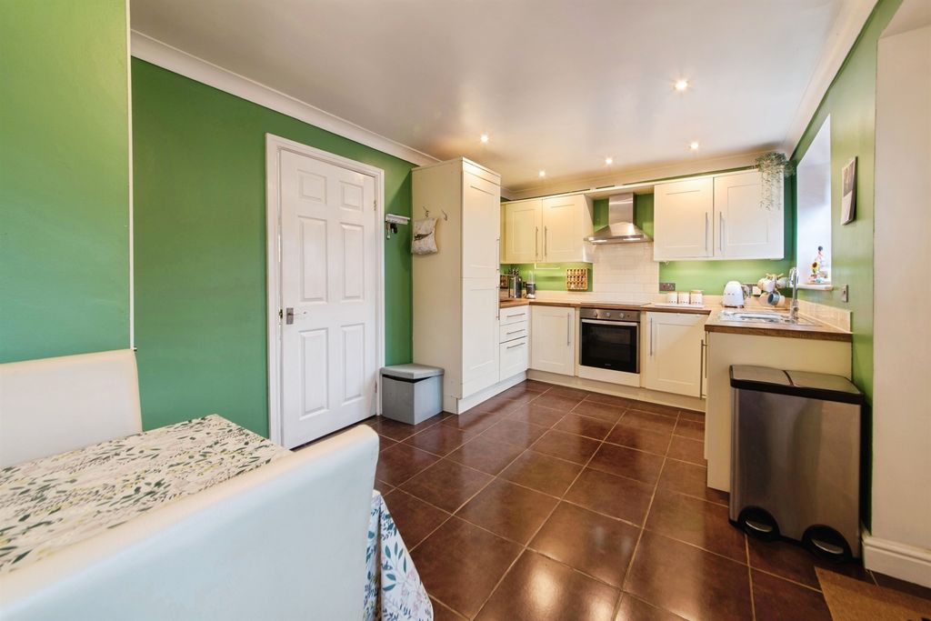 Property photo 2 of 17