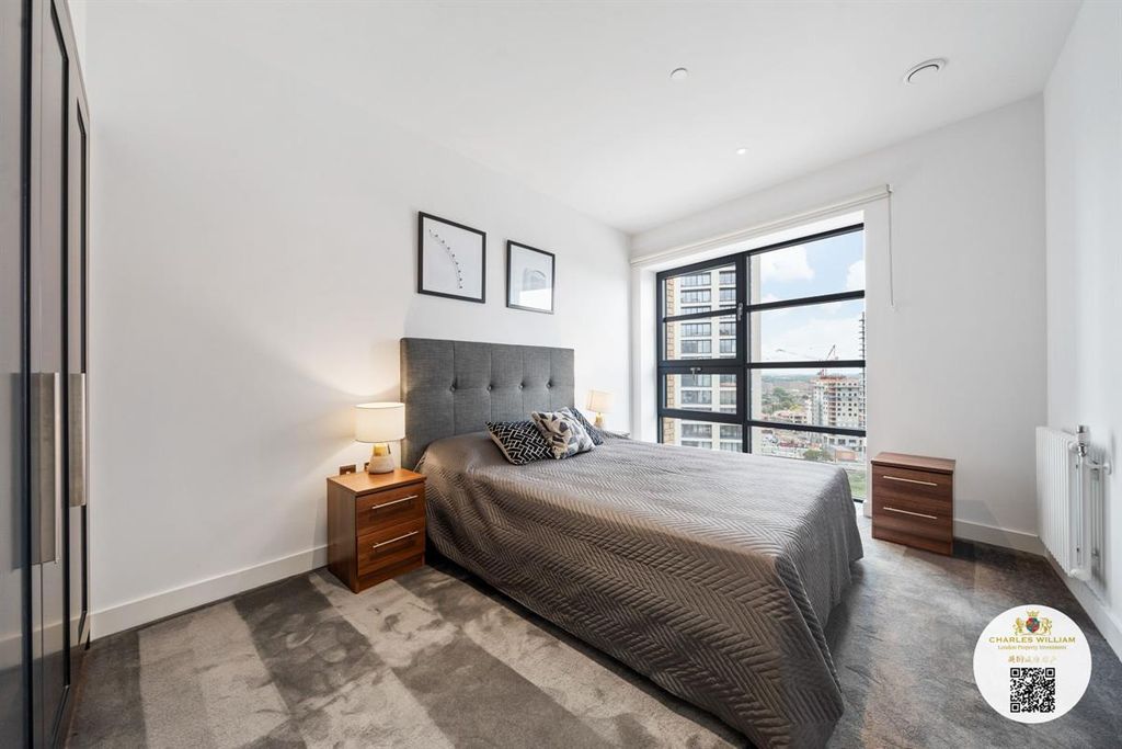 Property photo 3 of 12