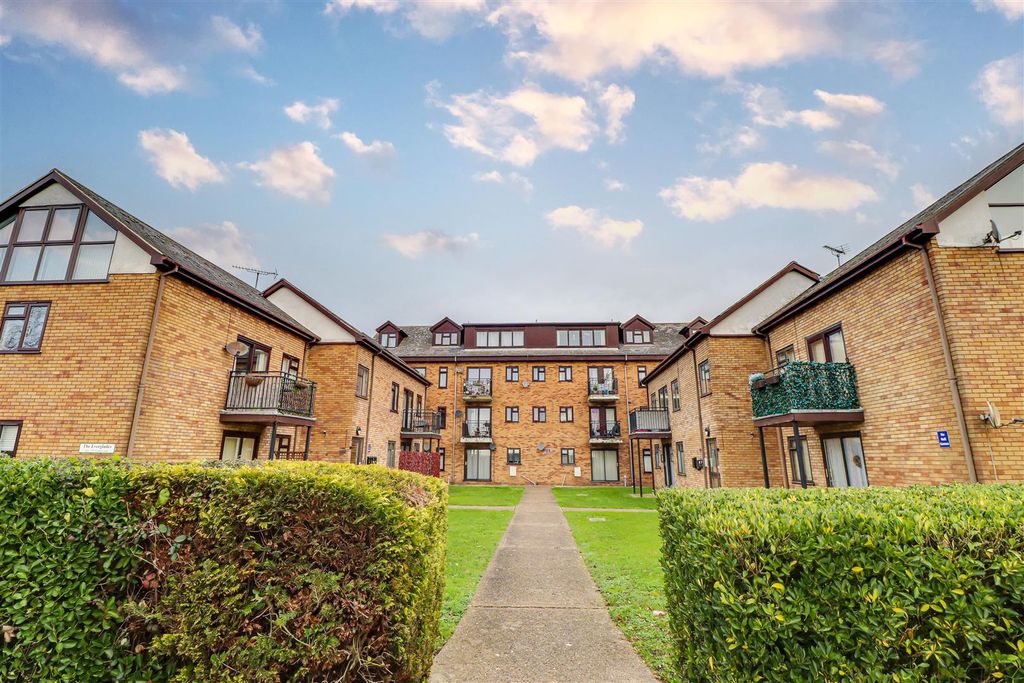 Property photo 1 of 12