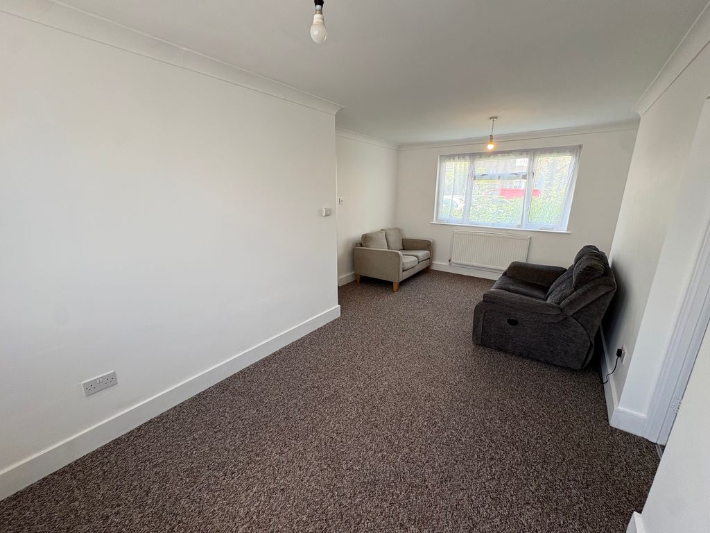 Property photo 3 of 8 Image