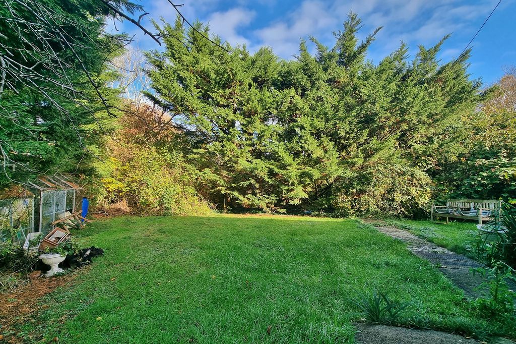 Property photo 2 of 8