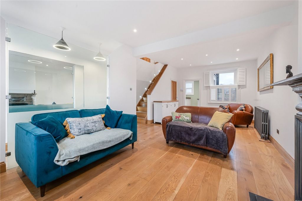 Property photo 2 of 17 Picture No. 10