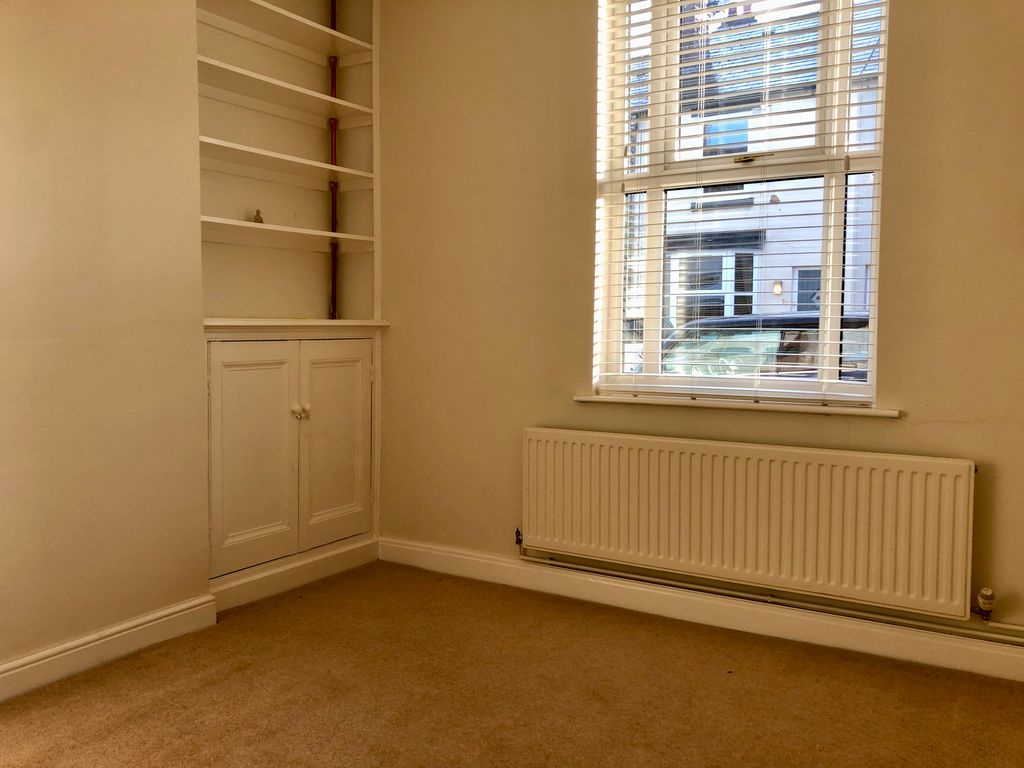 Property photo 2 of 9 Living Room