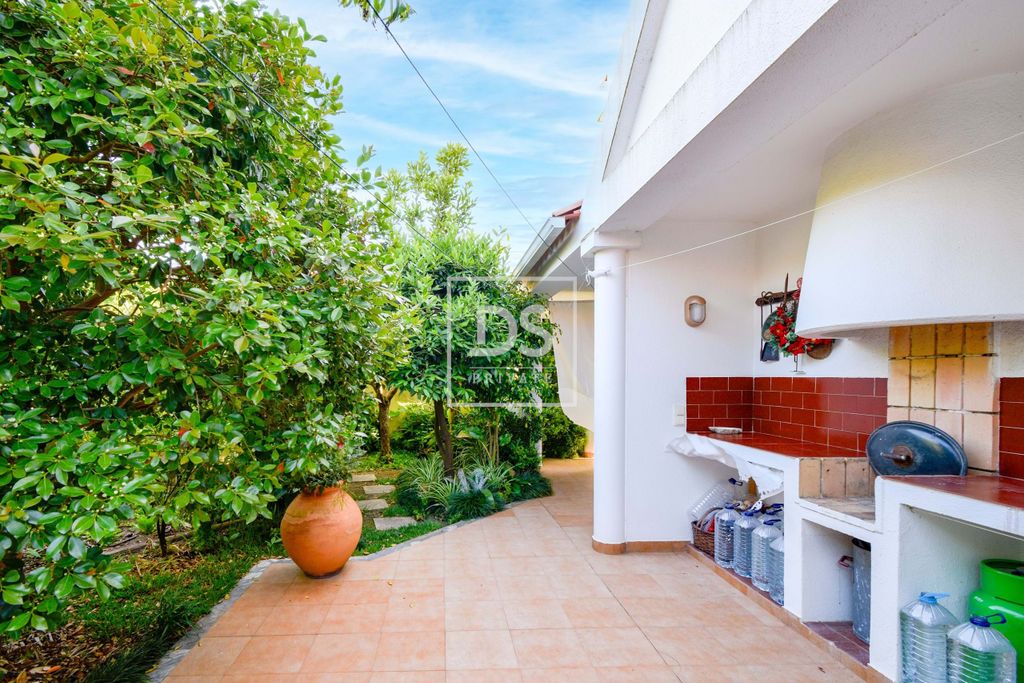 Property photo 1 of 34