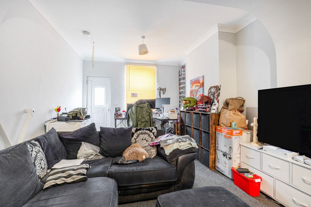 Property photo 2 of 16