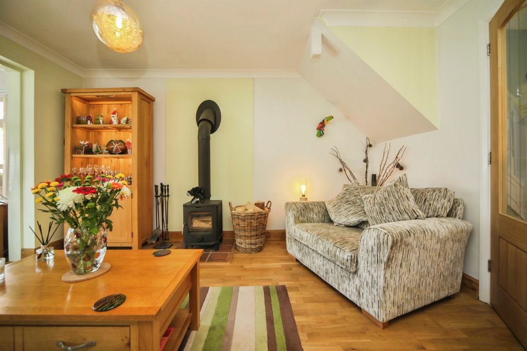 Property photo 2 of 22