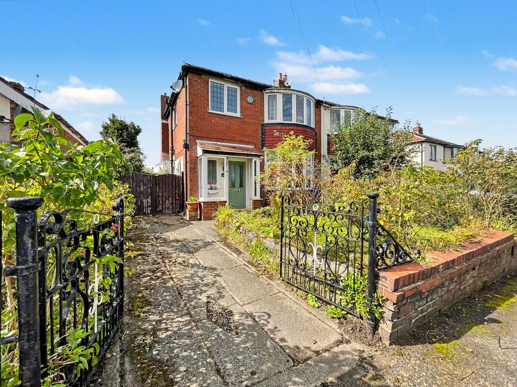 Property photo 1 of 32