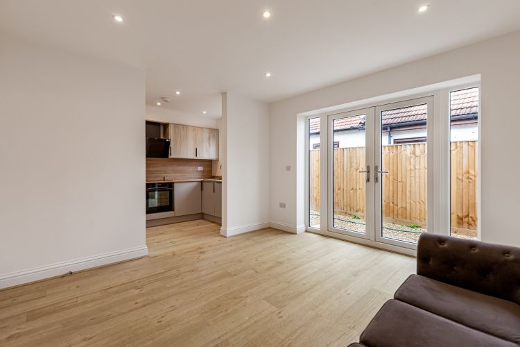 Property photo 3 of 9 308350