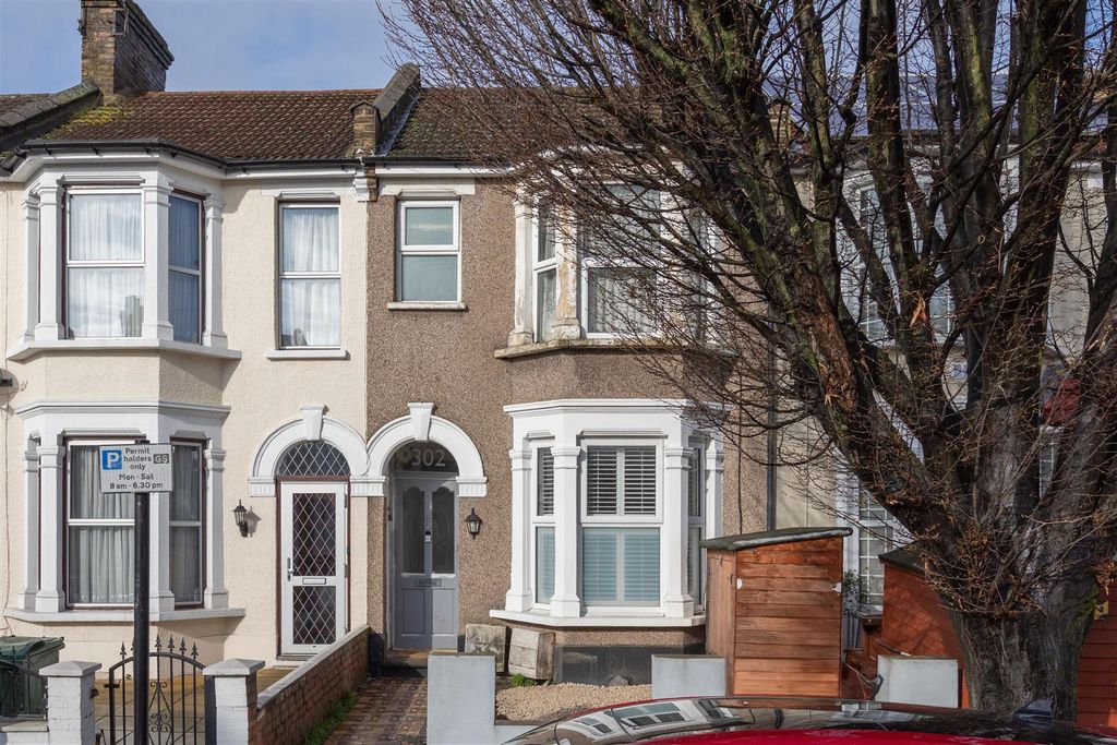 Property photo 1 of 21 Capworth Street, E10