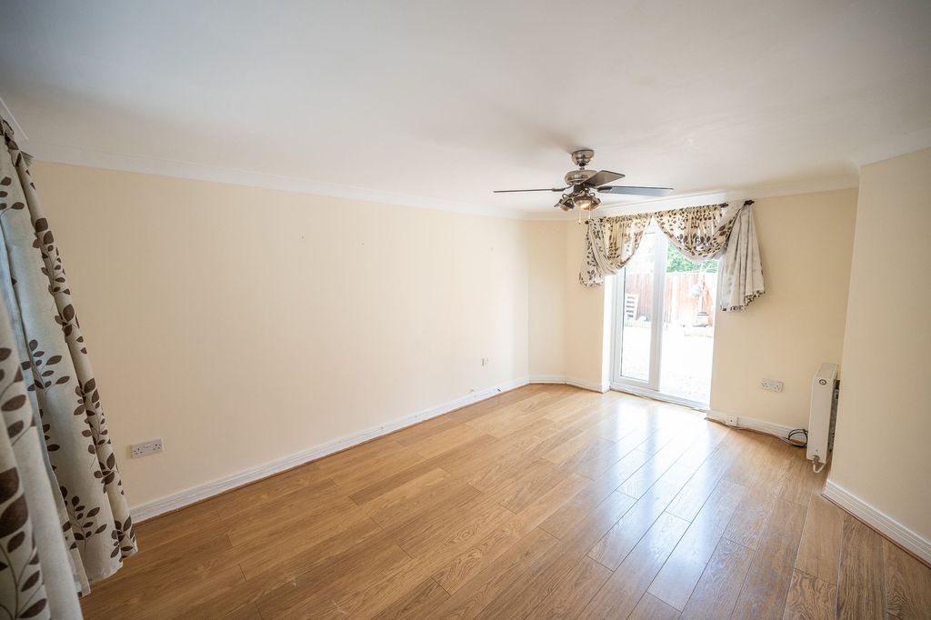 Property photo 3 of 24