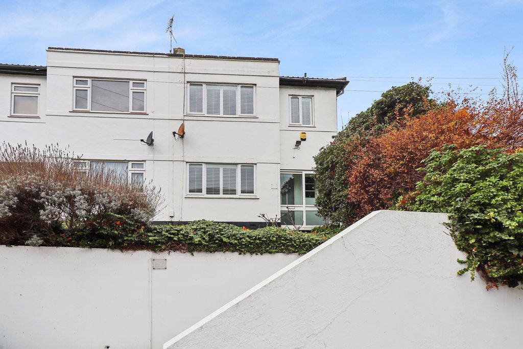 Property photo 1 of 22 Picture No. 23