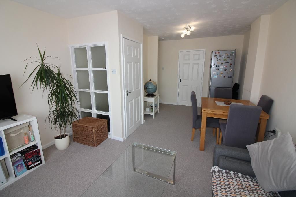 Property photo 2 of 10 Lounge