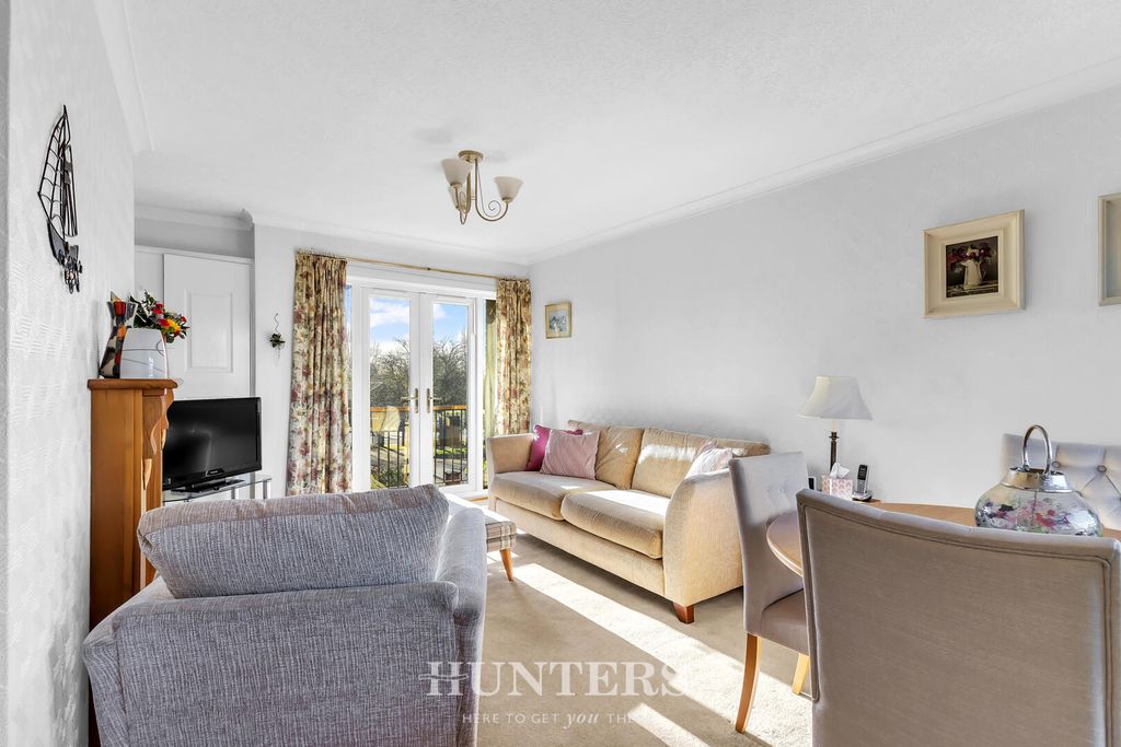 Property photo 2 of 16 Living Room