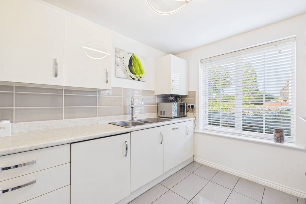 Property photo 3 of 20 Ewemove -  Spalding -  Roeburn Way -  Kitchen