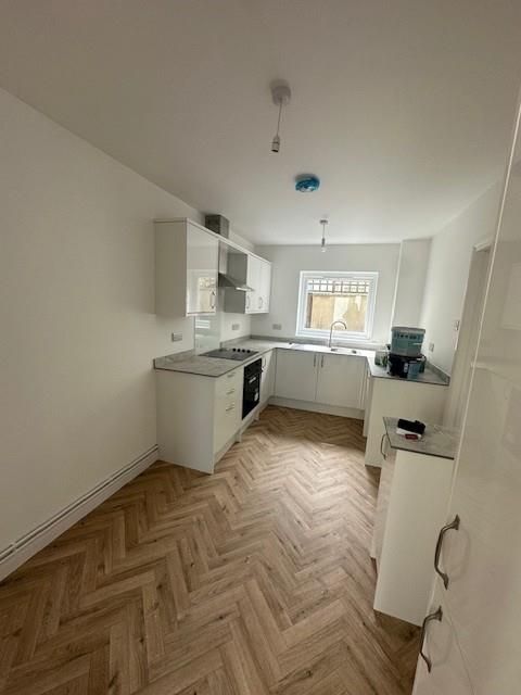 Property photo 3 of 12 Kitchen.Jpg