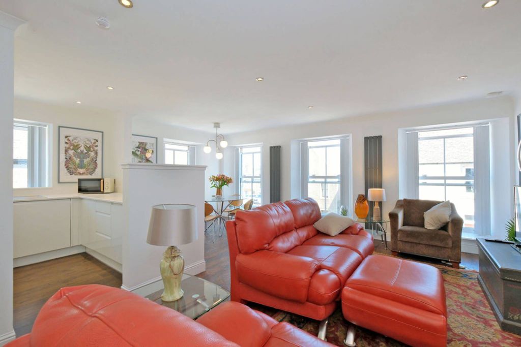Property photo 2 of 25