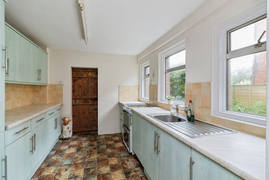 Property photo 2 of 14
