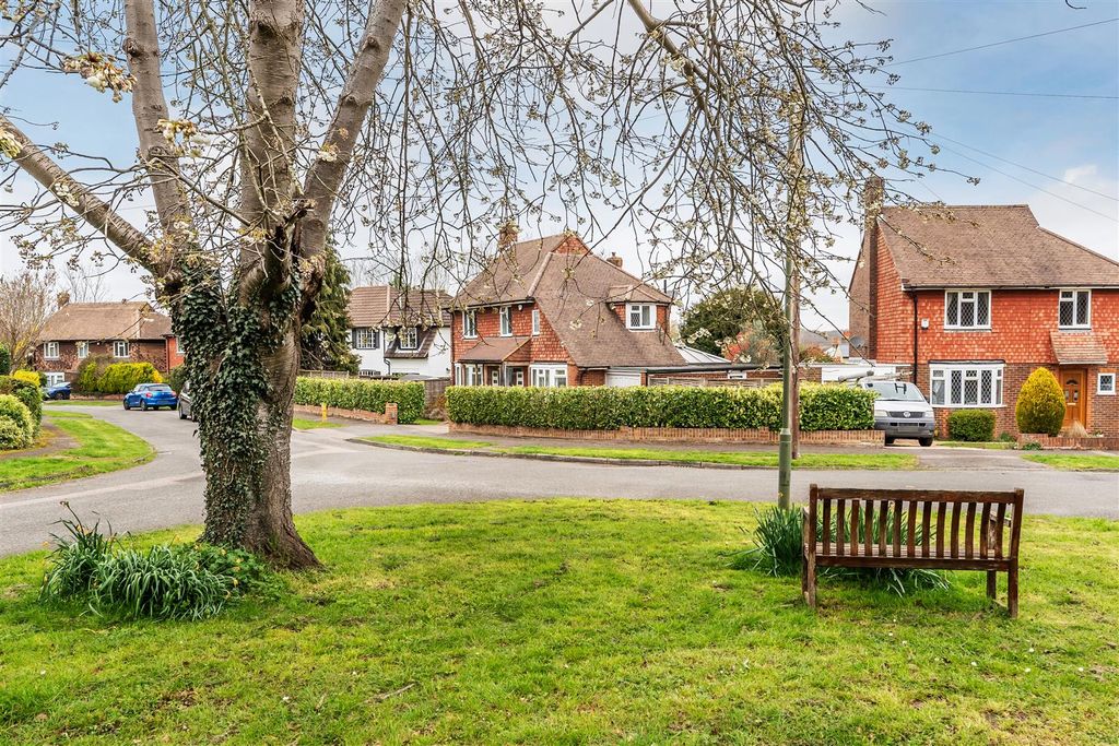 Property photo 1 of 39 33-Glebe-Road-40.Jpg