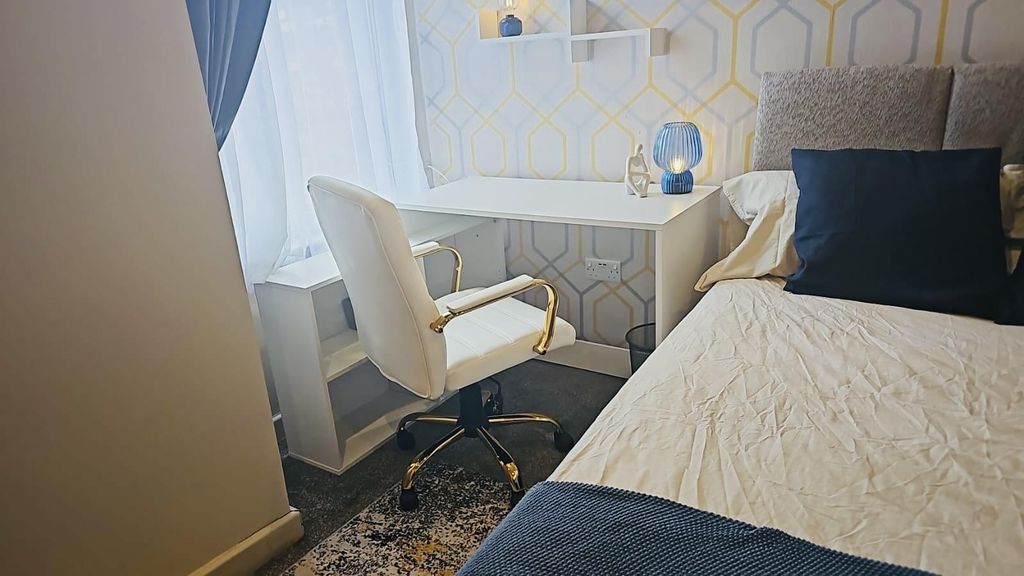 Property photo 3 of 12 039Bedd9-Be19-4F3c-8456-177d81168B9B.Jpg