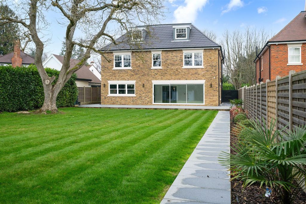 Property photo 3 of 26 Windlesham- (32).Jpg