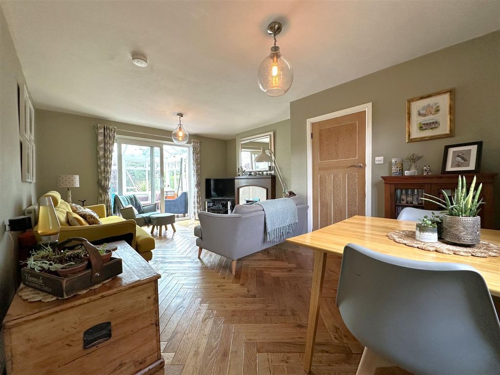 Property photo 2 of 23 Spacious Lounger/Diner 715