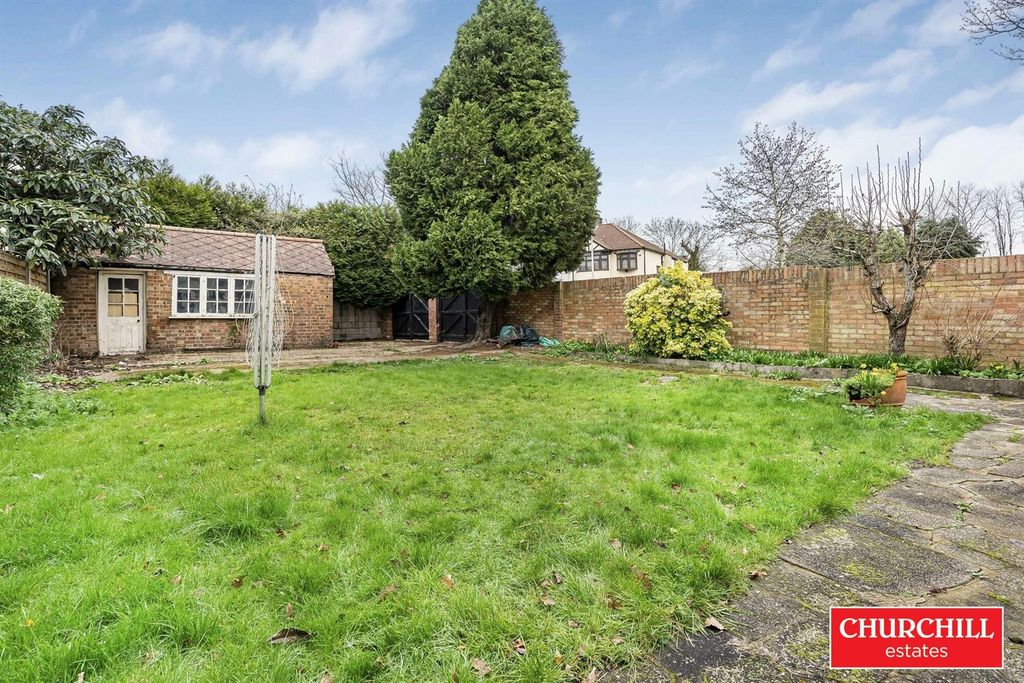 Property photo 3 of 35