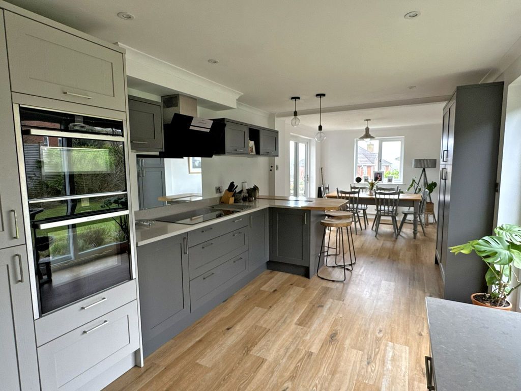 Property photo 2 of 24 Photo 9