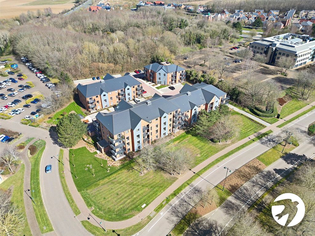 Property photo 2 of 11 External