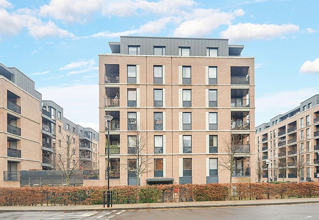 Property photo 1 of 11