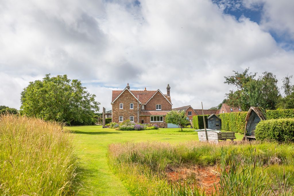 Additional image 38 of 4 bed country house to rentBarnhill Road, Ridge BH20