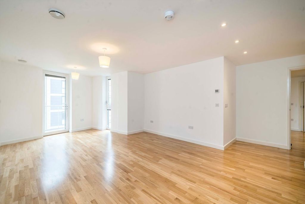 Property photo 2 of 7