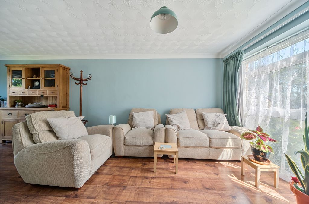 Property photo 3 of 13 1306577-51-6849Ad...