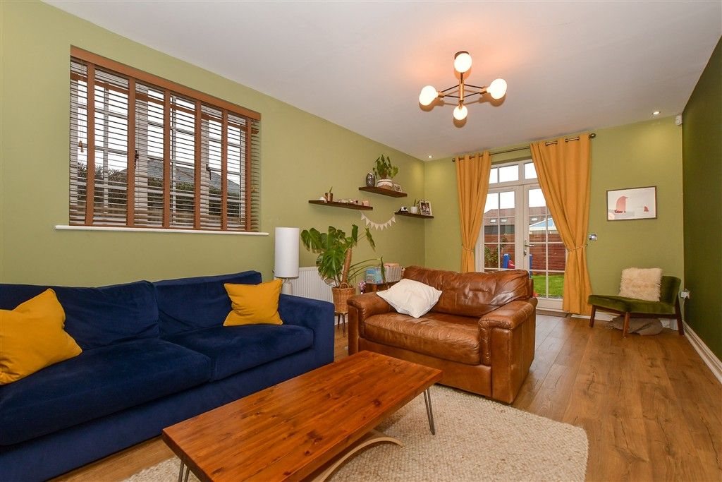 Property photo 2 of 15 Lounge