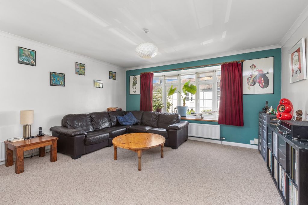 Property photo 2 of 13 4197744